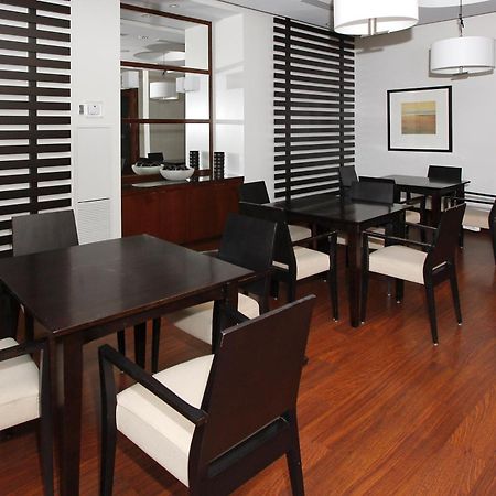 Platinum Suites Furnished Executive Suites Миссиссага Экстерьер фото
