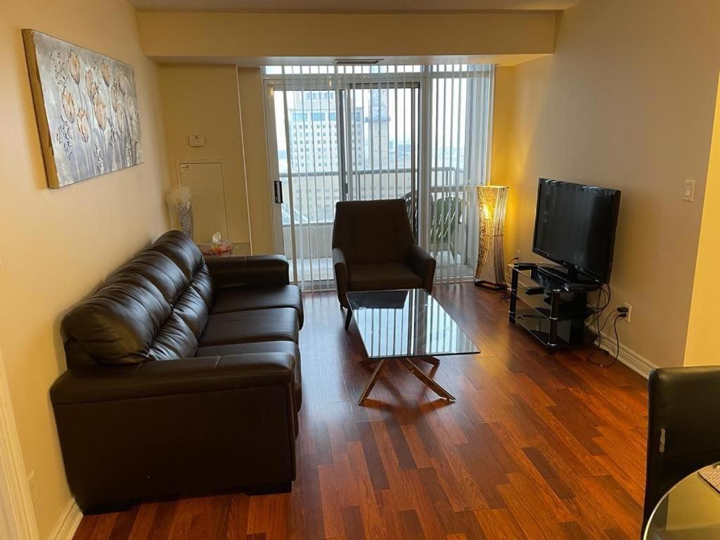 Platinum Suites Furnished Executive Suites Миссиссага Экстерьер фото