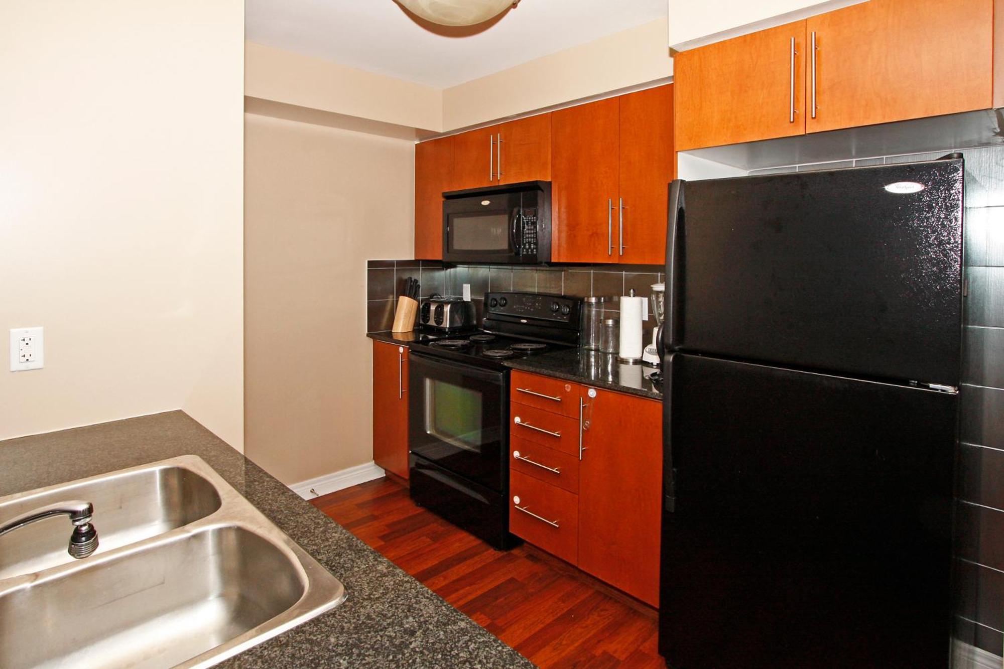 Platinum Suites Furnished Executive Suites Миссиссага Экстерьер фото