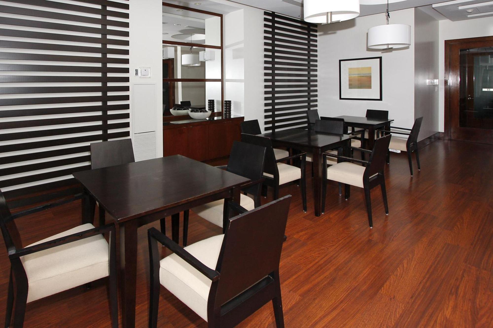 Platinum Suites Furnished Executive Suites Миссиссага Экстерьер фото